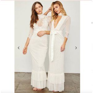 Hot As Hell | Eggshell Ivory Take Hah Bow Maxi Wedding Dress | XS